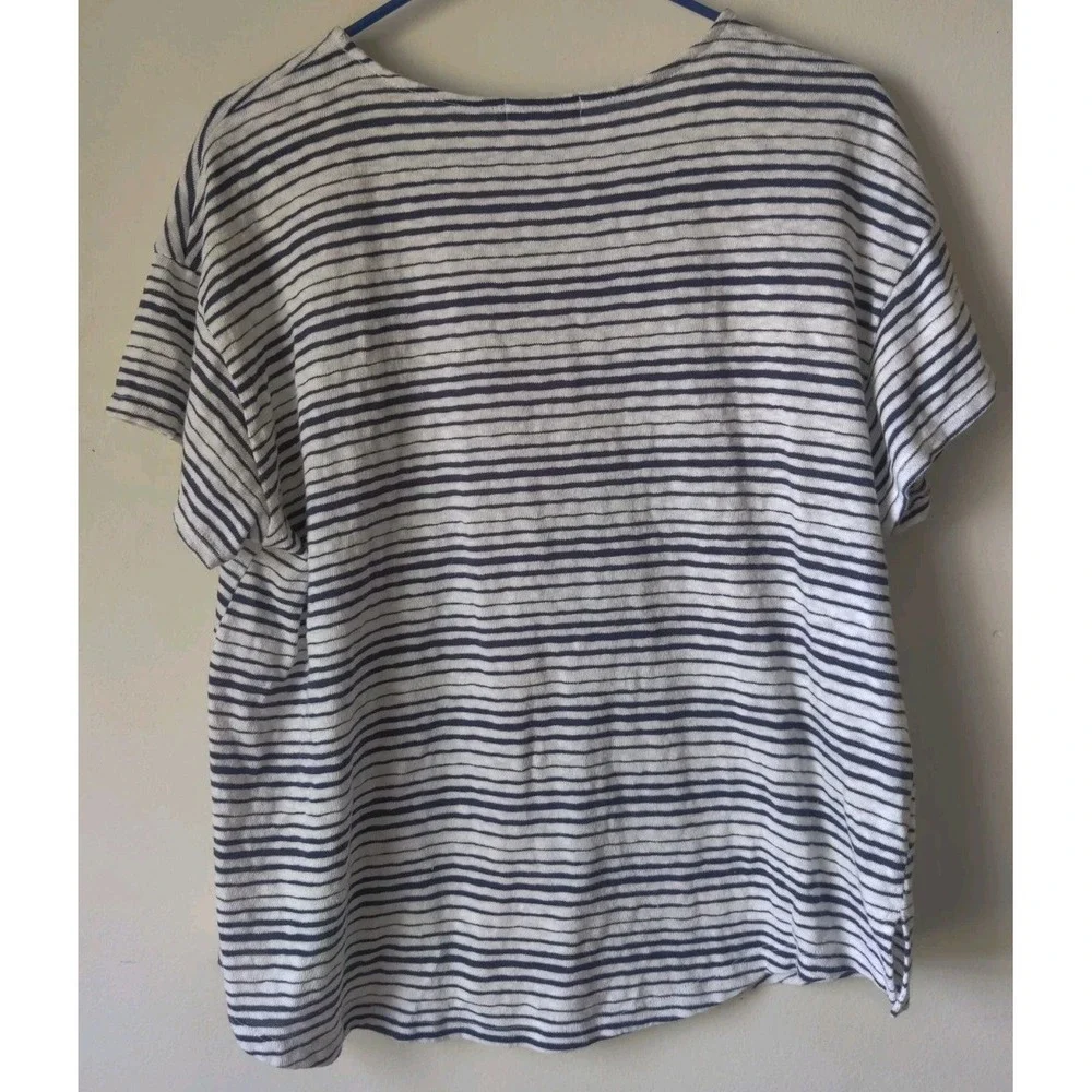 Liz Claiborne Women's Blue/White Striped Short Sleeve V-Neck Top Size‎ XL